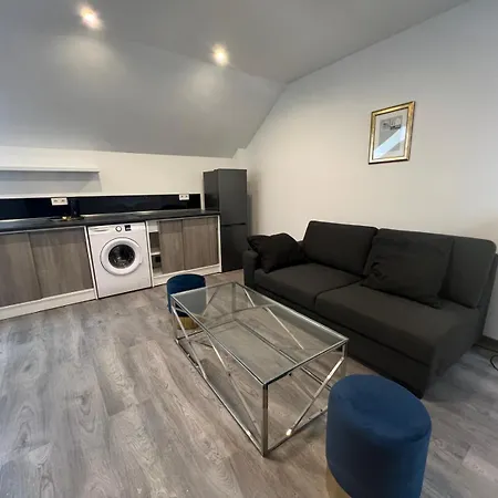 Apartamento V3-6 Geraeumige Monteur Mit 2 Schlafzimmern Hanóver