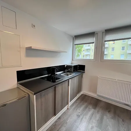 V3-6 Geraeumige Monteur Mit 2 Schlafzimmern Lejlighed