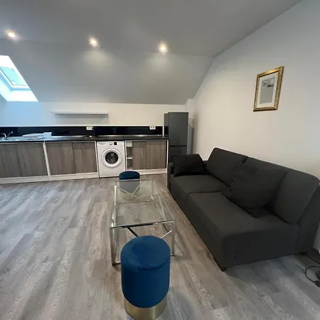 Appartement V3-6 Geraeumige Monteur Mit 2 Schlafzimmern