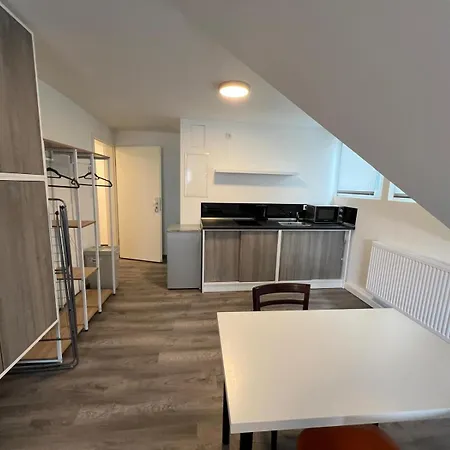 Appartement V3-6 Geraeumige Monteur Mit 2 Schlafzimmern