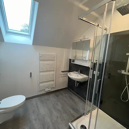 Apartment V3-6 Geraeumige Monteur Mit 2 Schlafzimmern Hannover