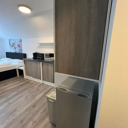 V3-6 Geraeumige Monteur Mit 2 Schlafzimmern * Hannover