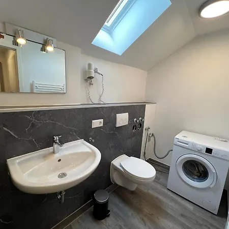 Apartment V3-6 Geraeumige Monteur Mit 2 Schlafzimmern *